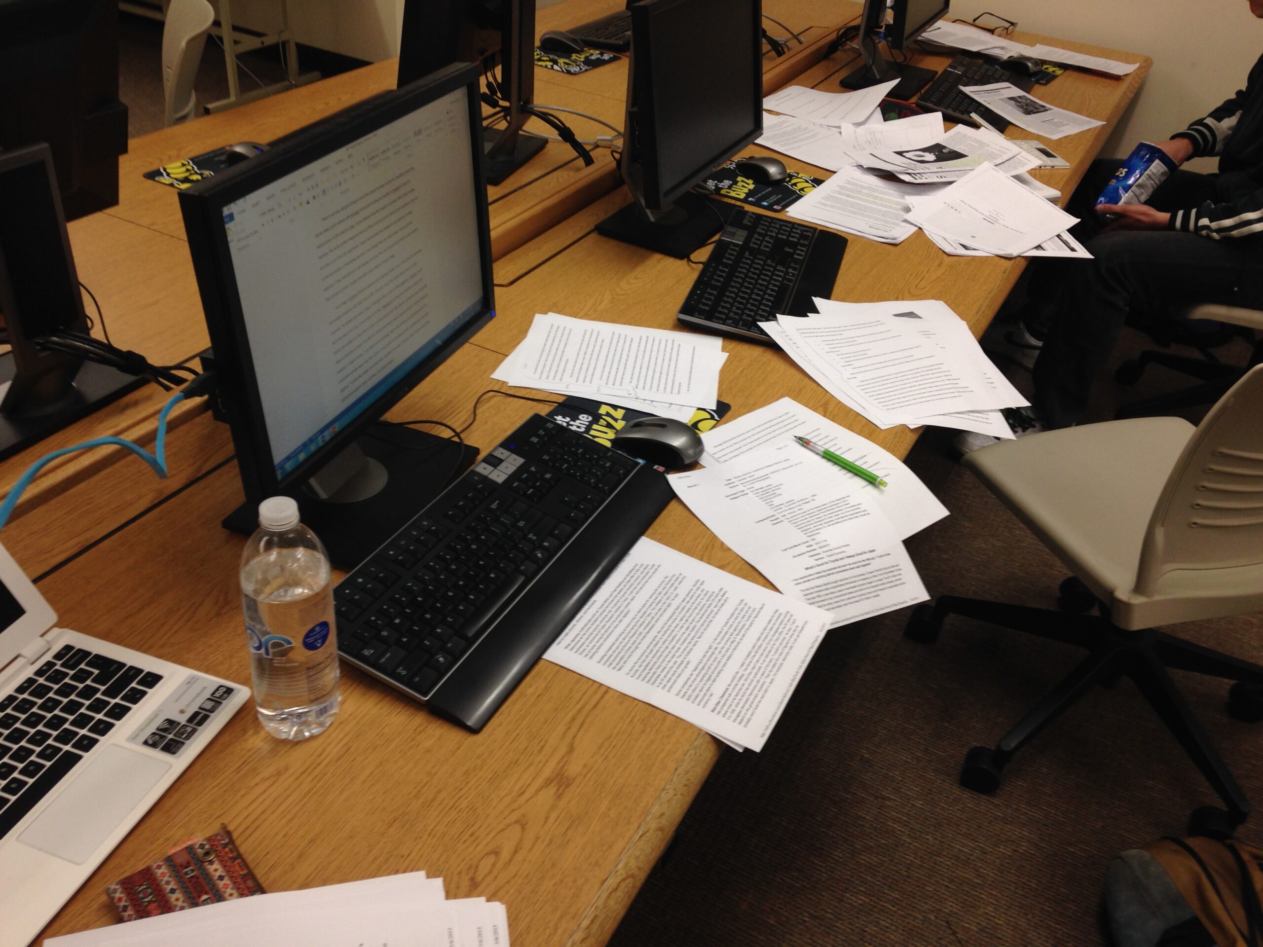 University of Wisconsin-Superior時代に深夜のコンピューターラボで課題に取り組んでいた時の写真
